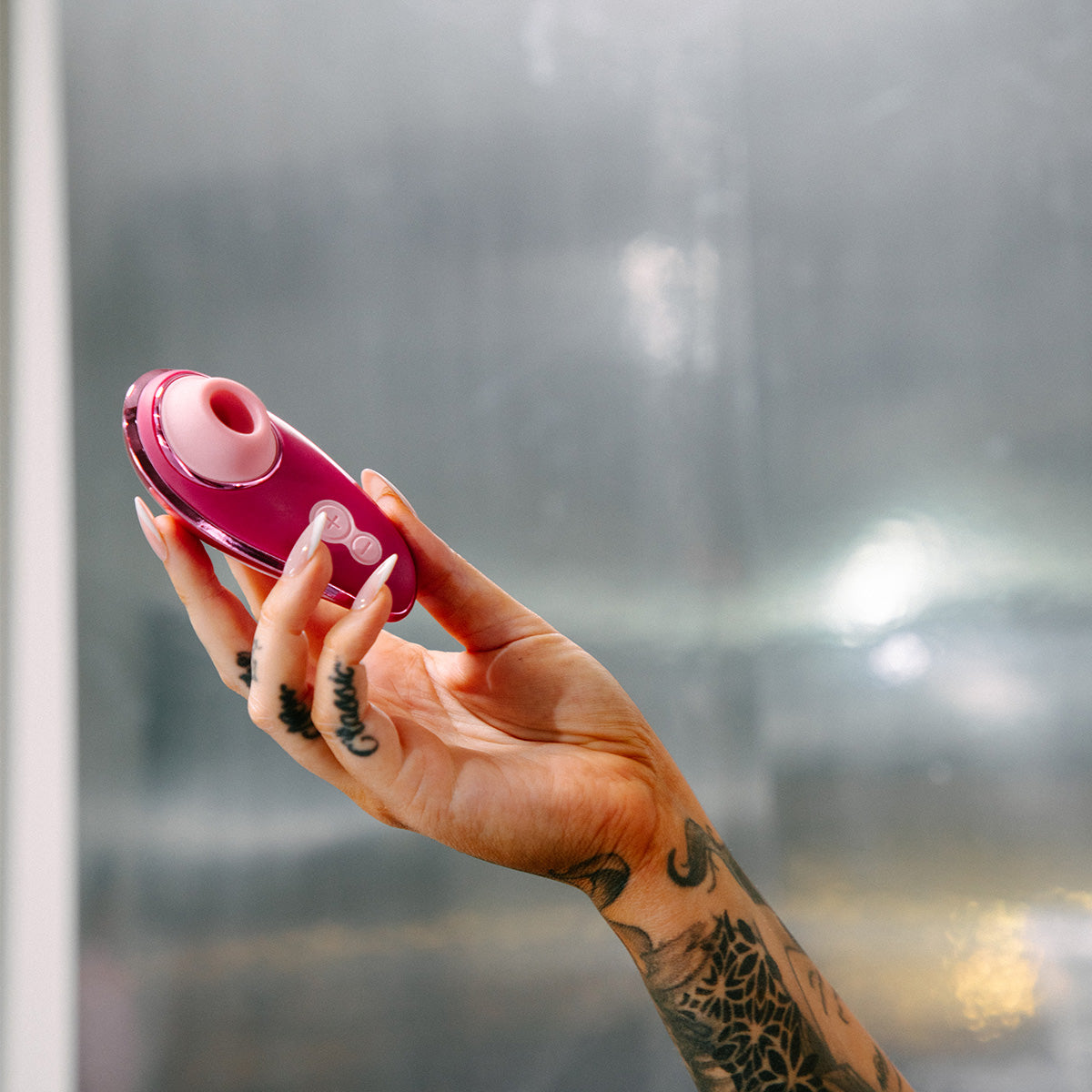 Womanizer Special Edition Iggy x Liberty 2